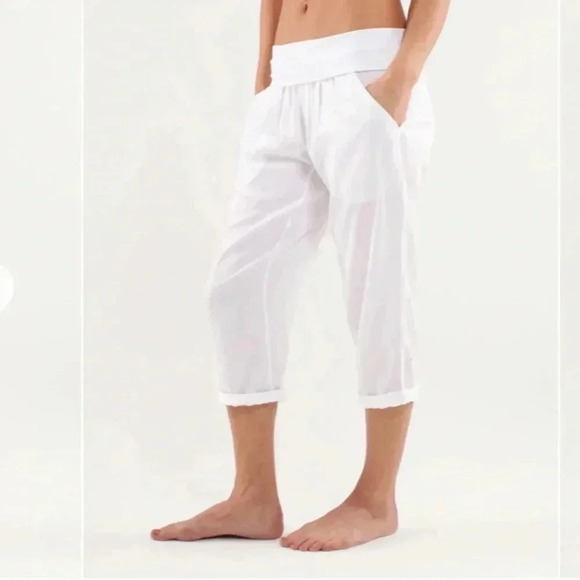 Lululemon post power crop - Picture 1 of 15